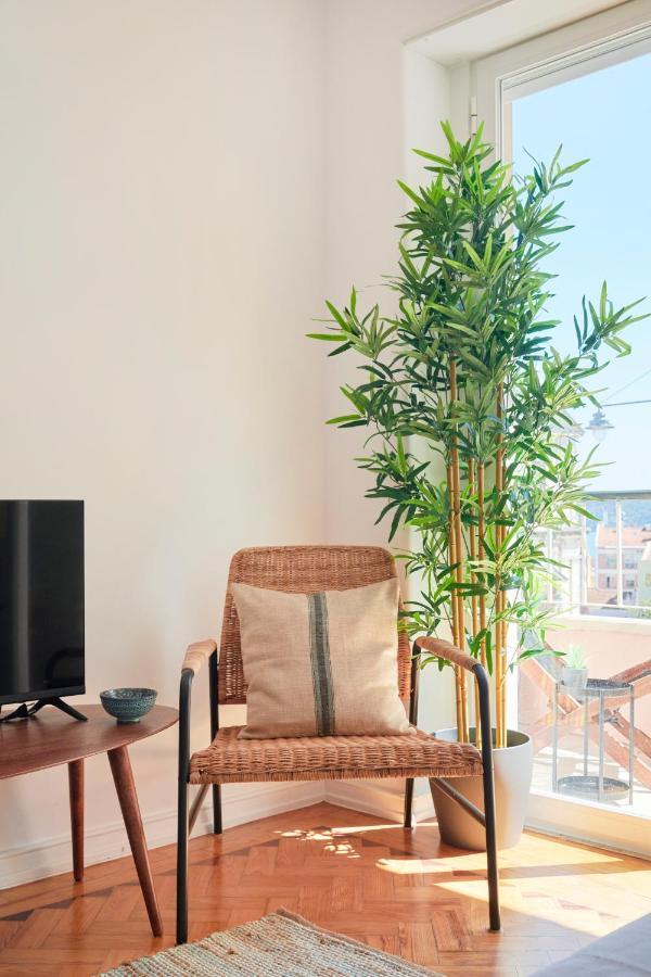 Apartament Enjoy The Sunny Balcony, By Timecooler Lizbona Zewnętrze zdjęcie